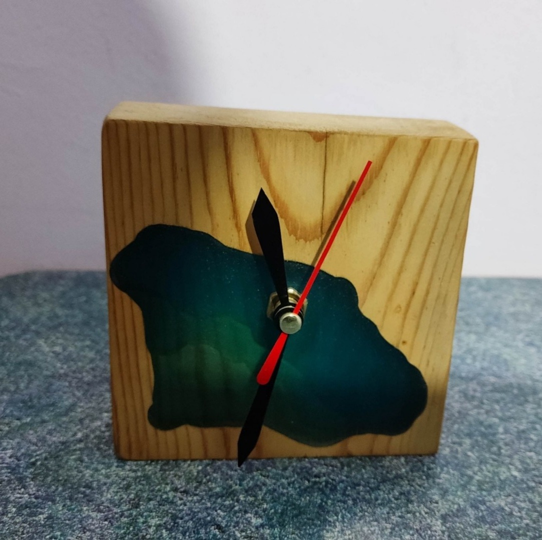 ساعت رومیزی چوبی ساعت رومیزی چوبی